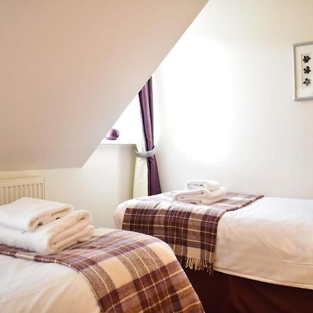 The Ross 2 Bedroom Apartment In Historic Abbey Fort Augustus Exterior photo