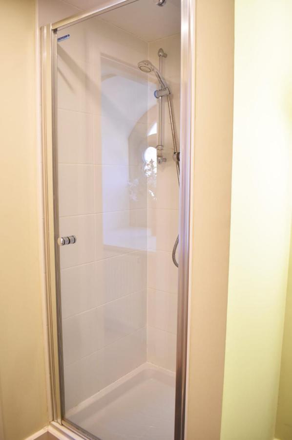 The Ross 2 Bedroom Apartment In Historic Abbey Fort Augustus Exterior photo